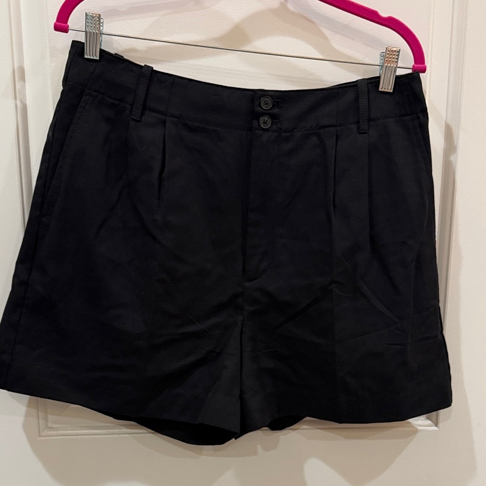 Madewell Black Women's Pleat Front Shorts